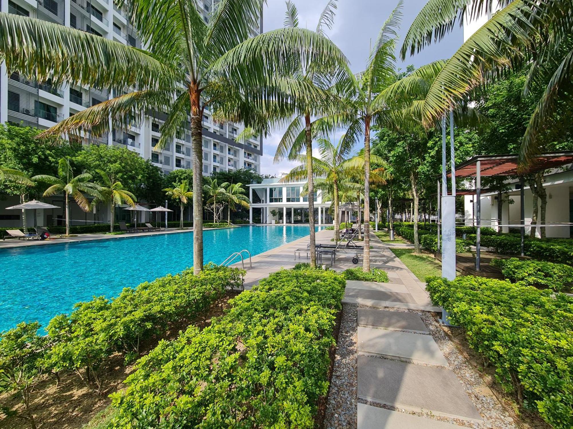 Retreat At Cybersquare Apartment Cyberjaya Luaran gambar