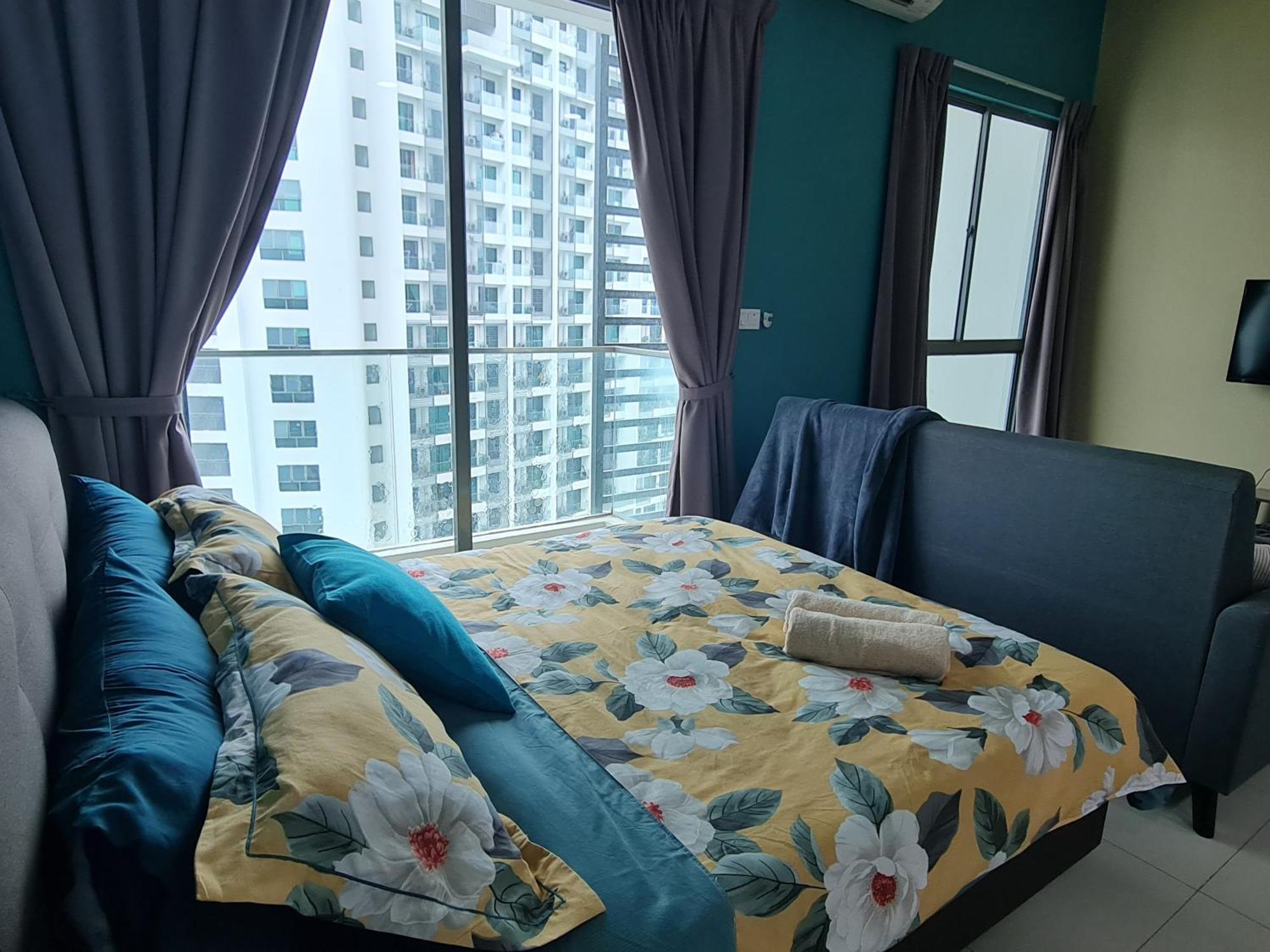 Retreat At Cybersquare Apartment Cyberjaya Luaran gambar